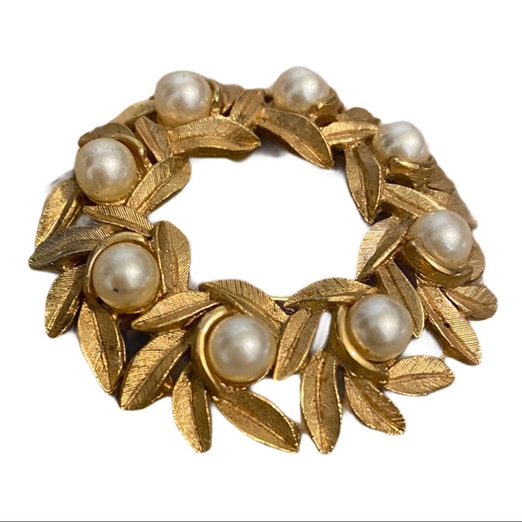 Vintage Avon Pearl Bead Wreath Brooch, Pin - Picture 2 of 4